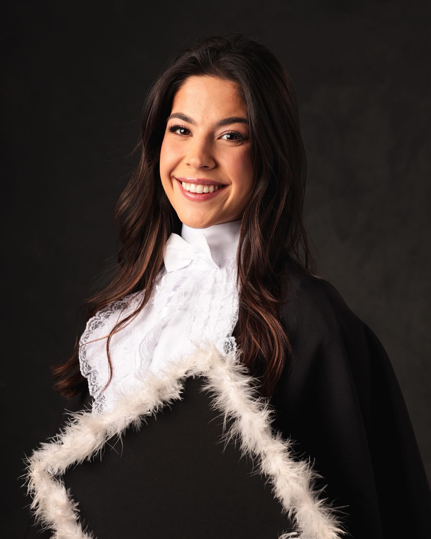 Dra. Isabella Wolff, Cirurgiã-Dentista